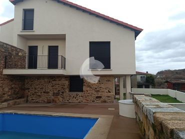 Casa amb jardí en venda a A Merca