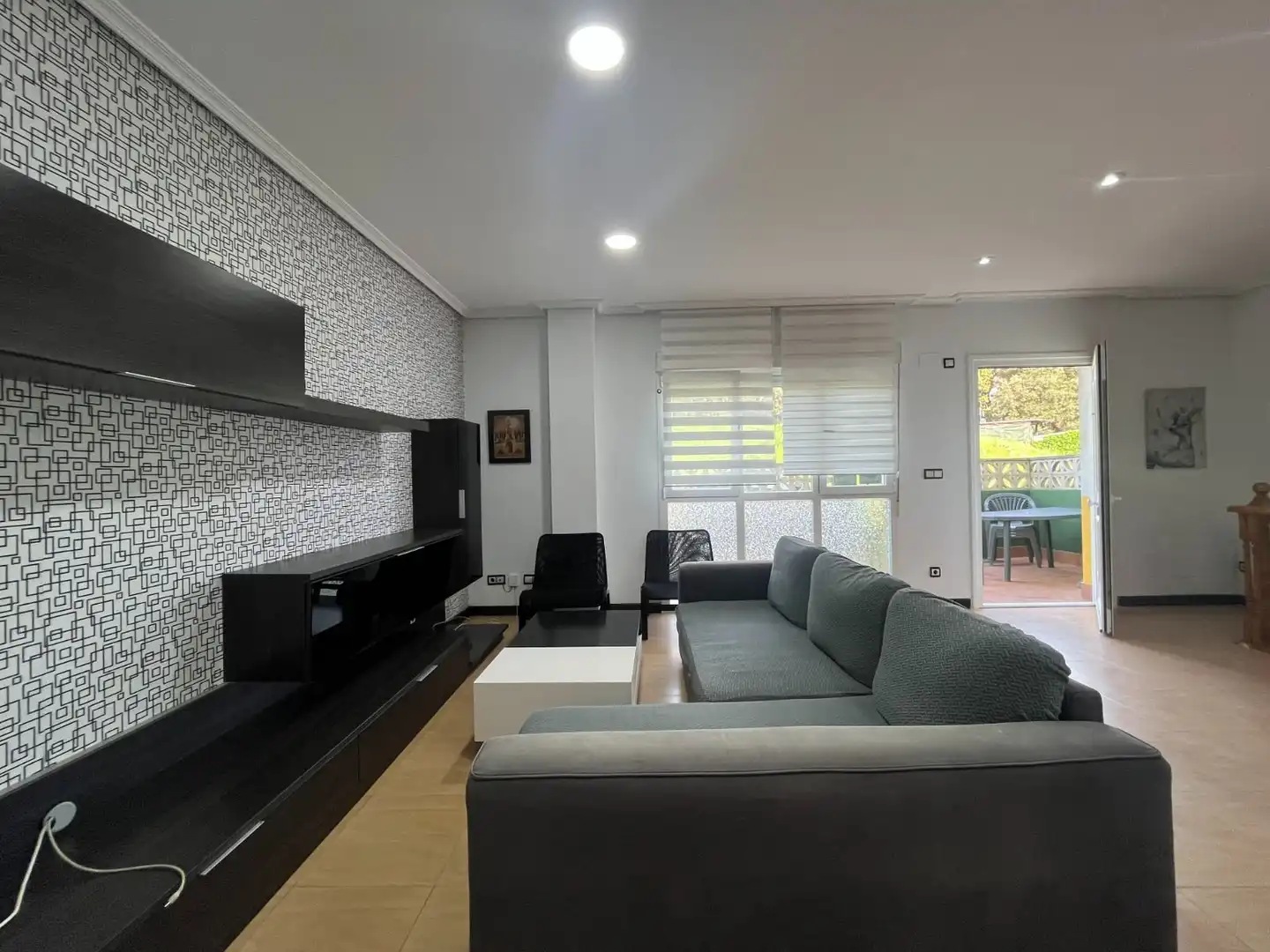 Sala de estar de Casa o chalet en venta en Castro-Urdiales con Calefacción, Terraza y Trastero