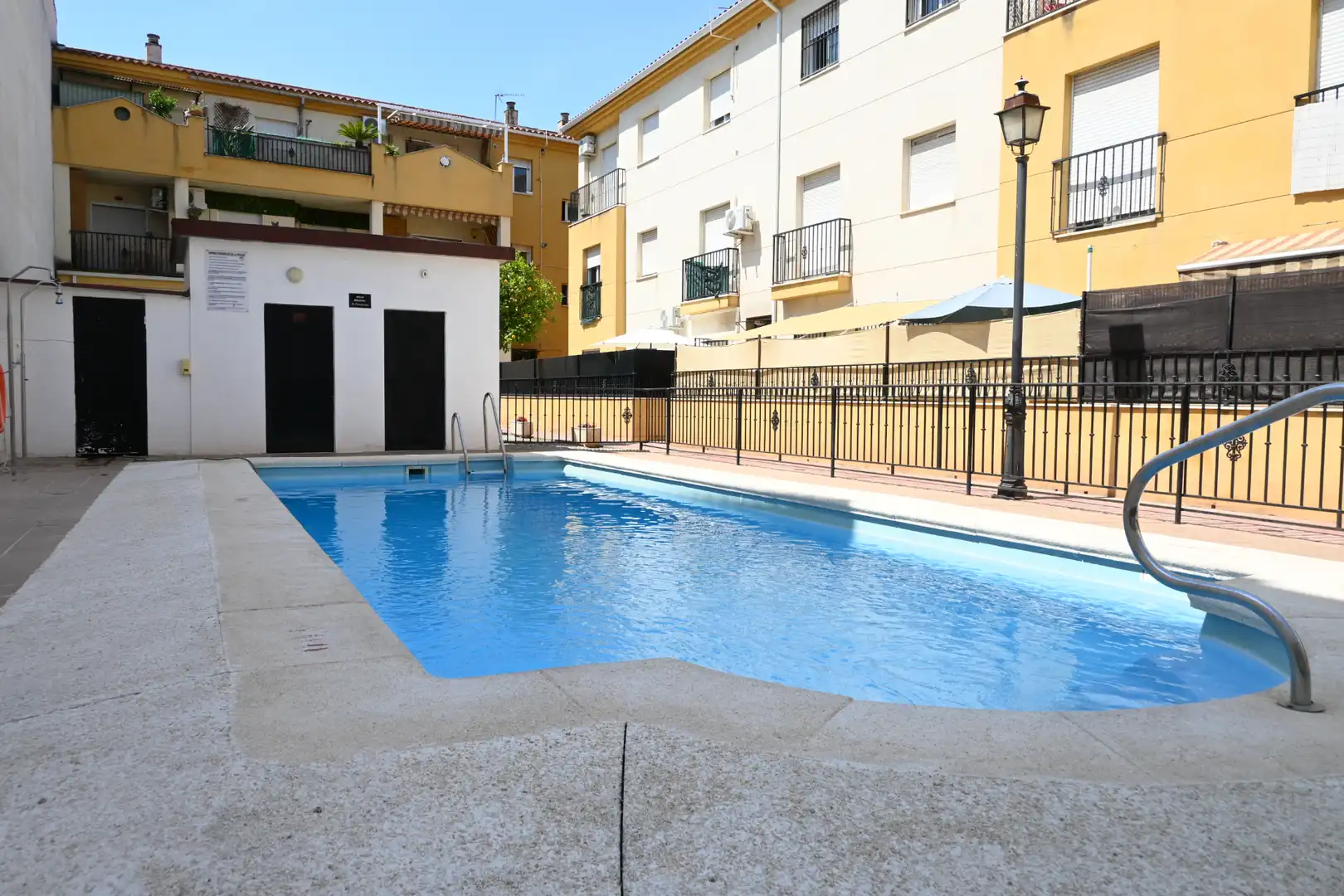 Swimming pool of Flat for sale in Churriana de la Vega  with Balcony
