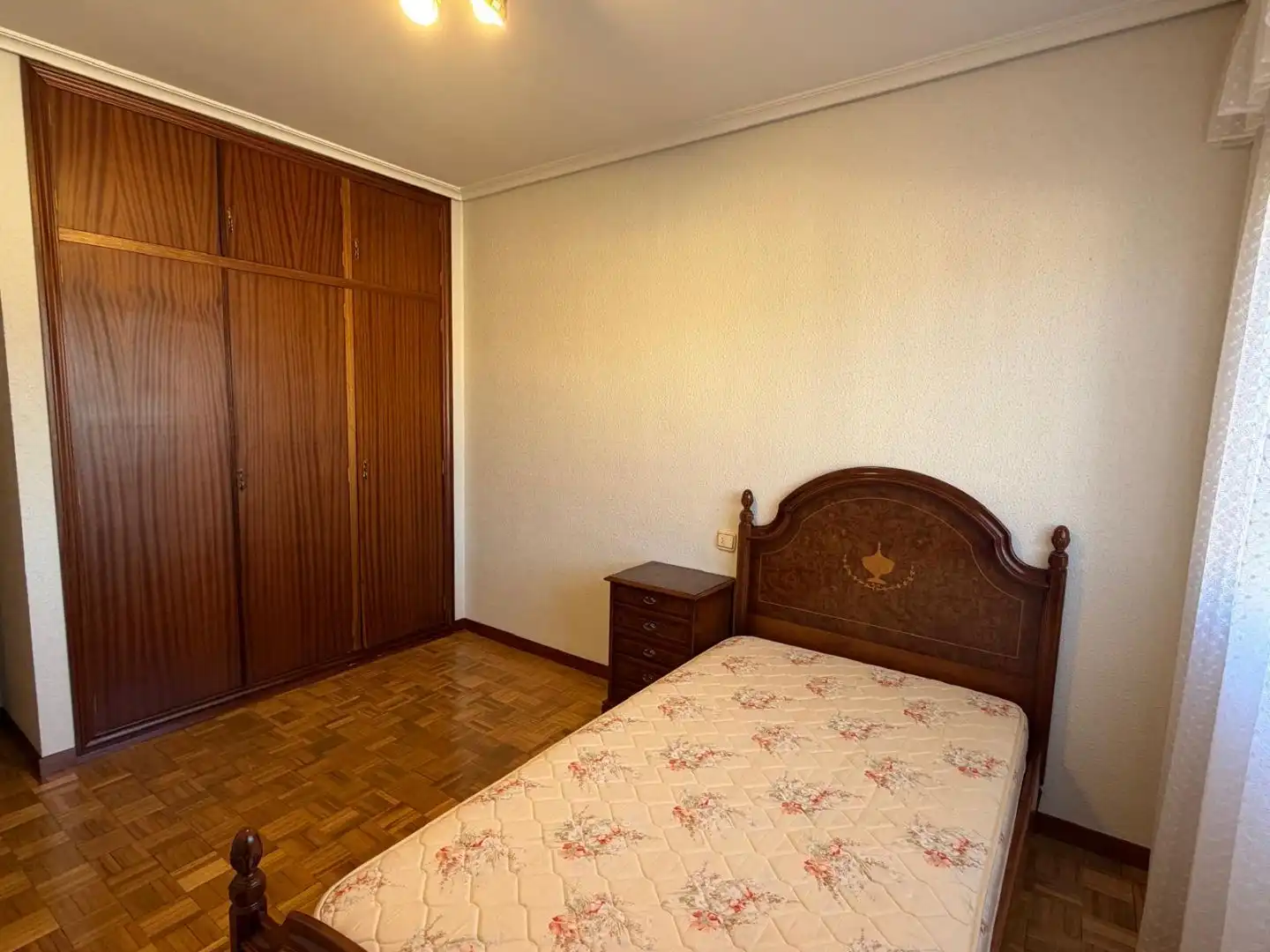 Dormitori de Pis de lloguer en Villarejo de Órbigo amb Calefacció, Parquet i Terrassa