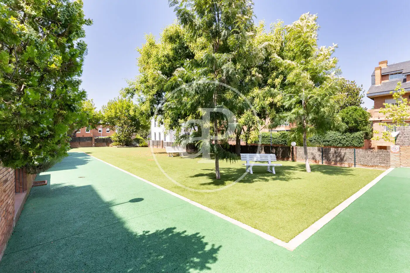 Vista exterior de Pis en venda en Sant Cugat del Vallès amb Aire condicionat, Calefacció i Jardí privat