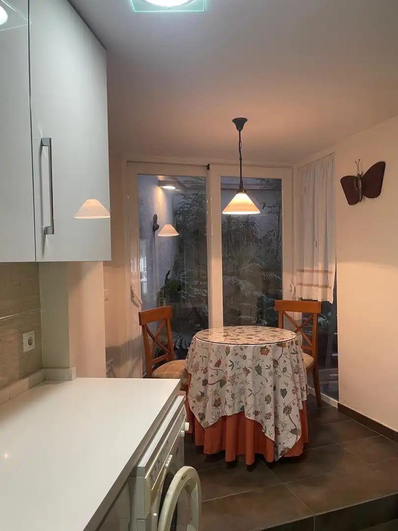 Comedor de Piso de alquiler en Córdoba con Aire acondicionado, Terraza y Amueblado