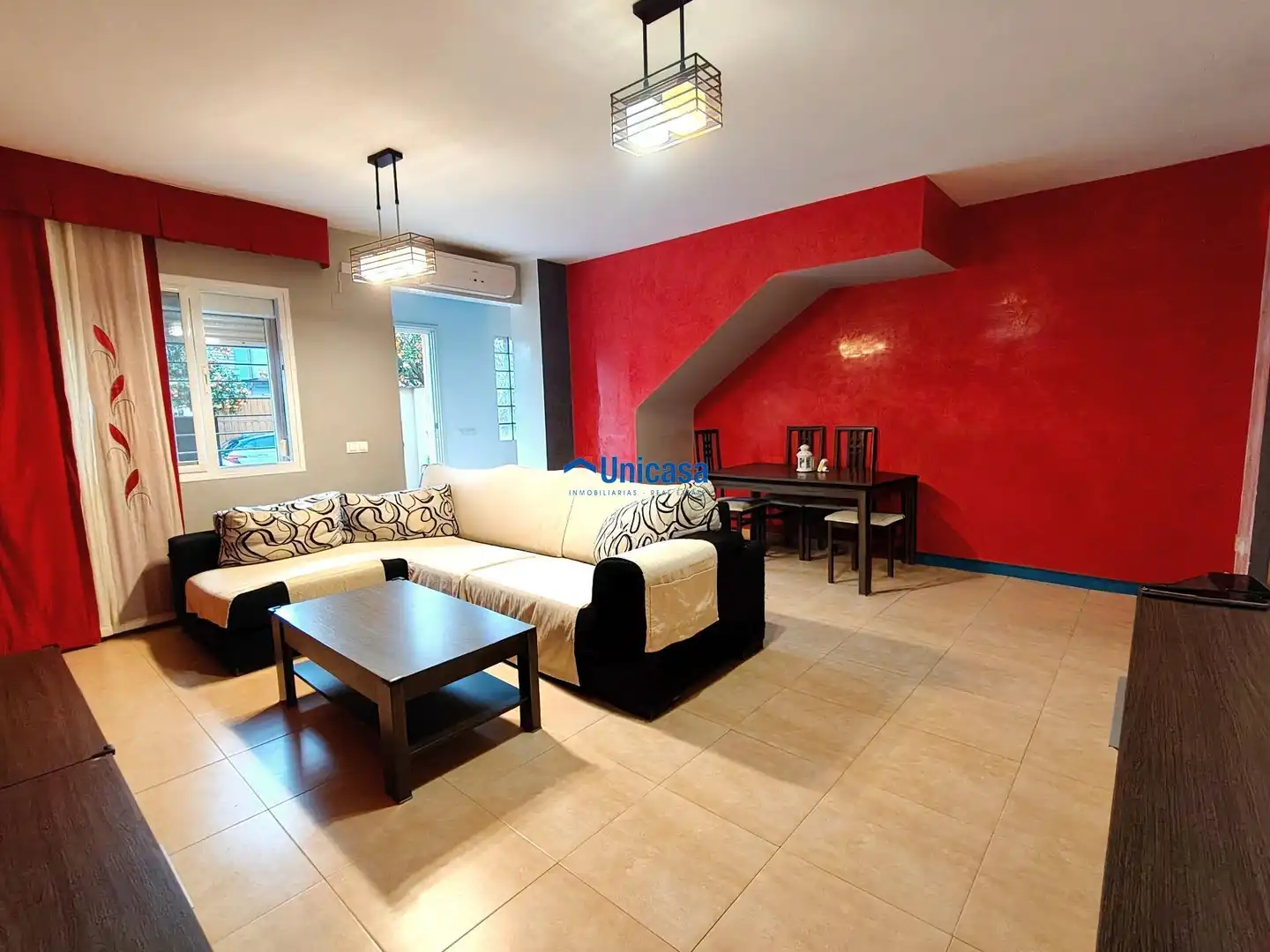 Sala d'estar de Casa adosada en venda en Málaga Capital amb Aire condicionat, Terrassa i Balcó