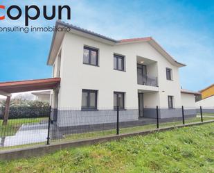 Exterior view of House or chalet for sale in Llanera  with Heating, Terrace and Balcony