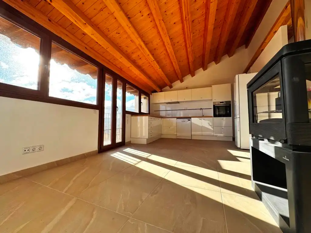 Casa adosada en venta en Calle de los Serranos de Aparicio, 11, Cretas