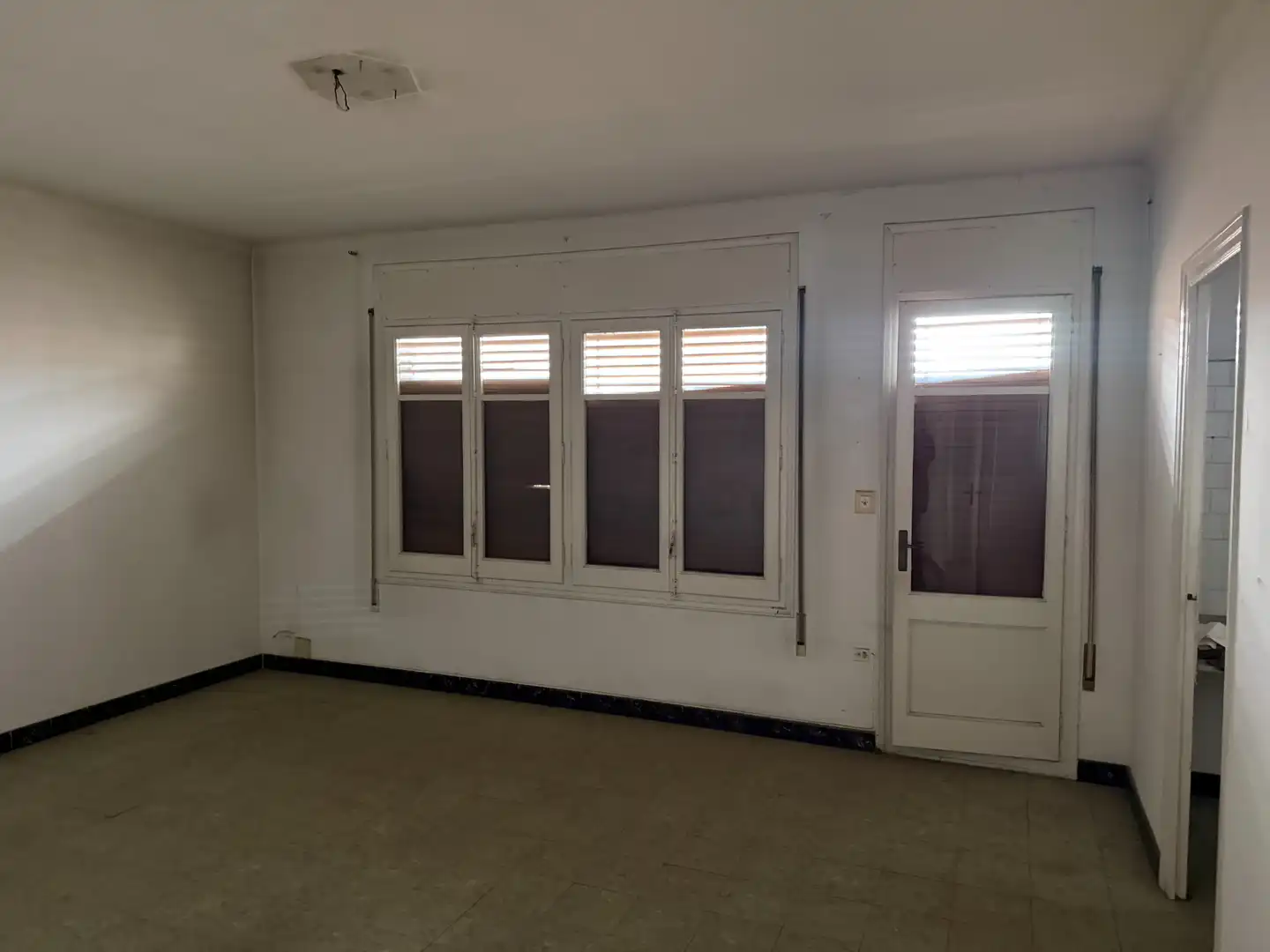 Casa aparellada amb terrassa en venda a Torelló, imagen 37