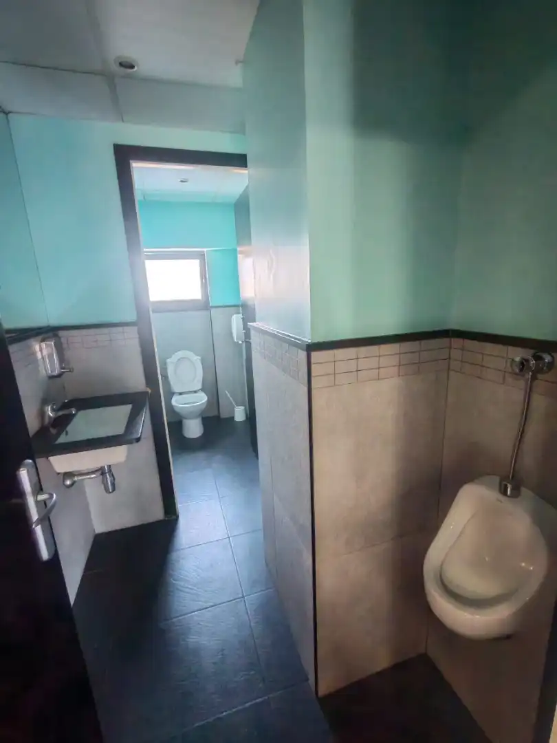 Local comercial en traspàs a Montornès del Vallès, imagen 9