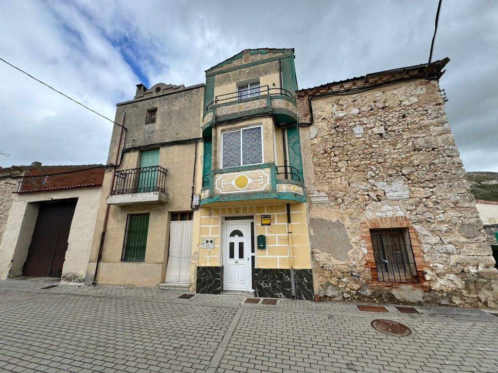 Exterior view of House or chalet for sale in Piñel de Arriba
