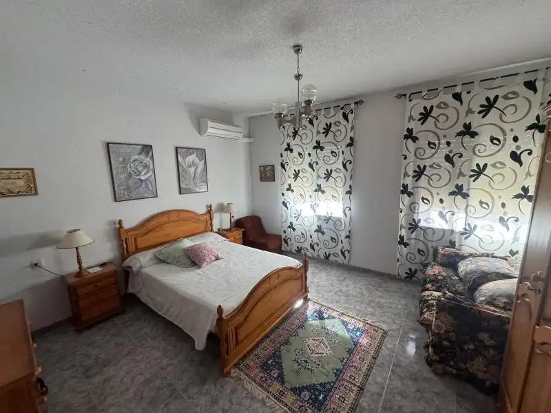 Chalet con jardín en venta en Garrovillas de Alconétar, imagen 4