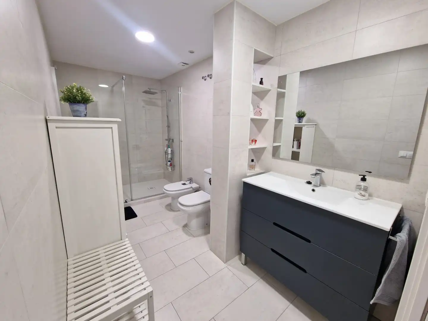 Bathroom of Flat for sale in Fernán-Núñez, Córdoba