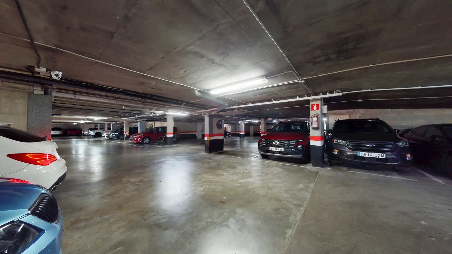 Parking de Piso en venta en Bilbao  con Trastero y Balcón