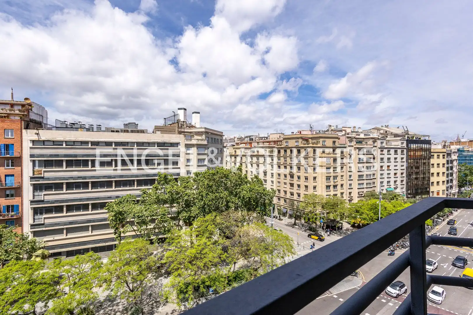 Vista exterior de Pis en venda en Barcelona amb Aire condicionat, Calefacció i Terrassa