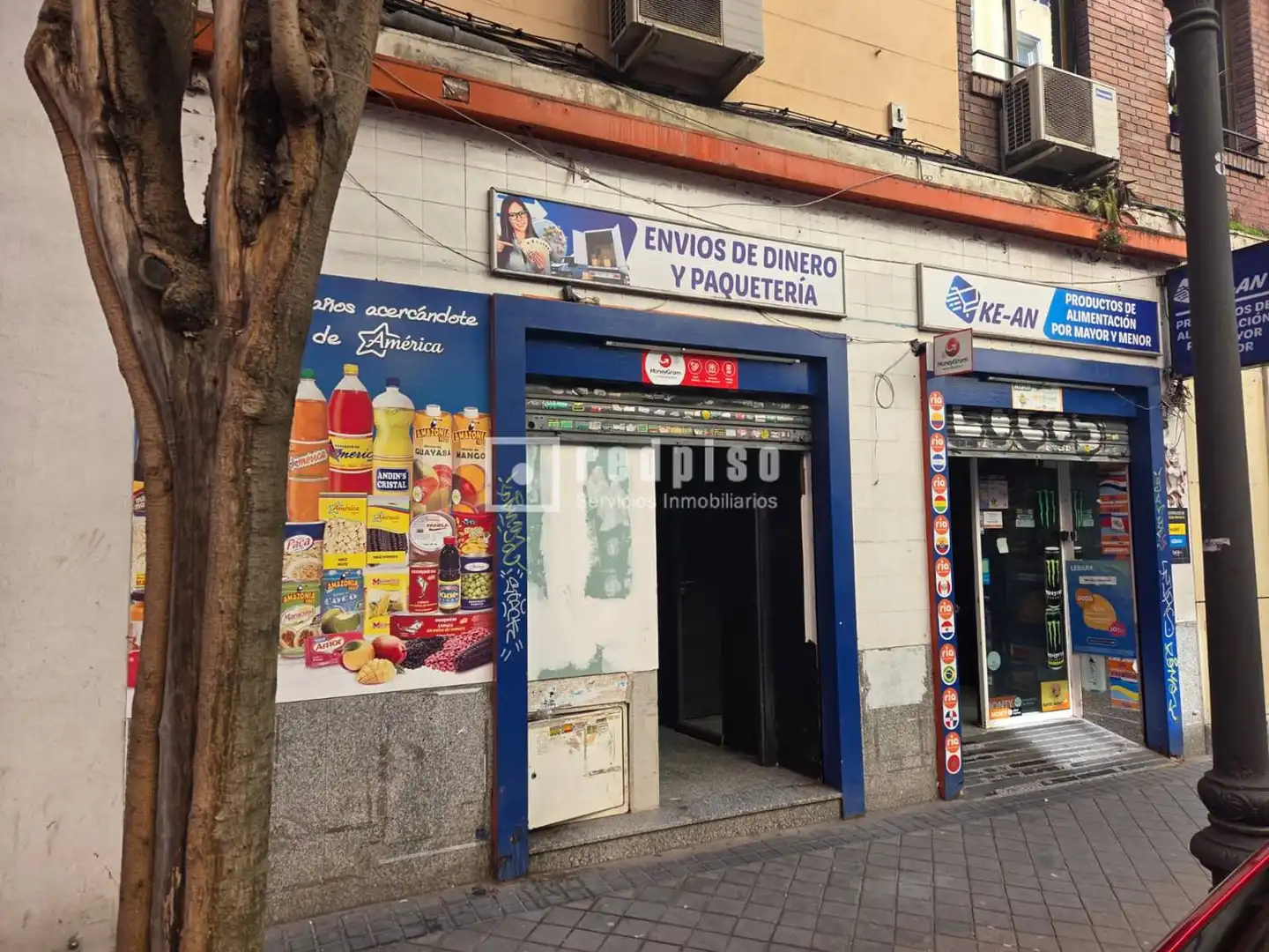 Vista exterior de Local en venta en Madrid