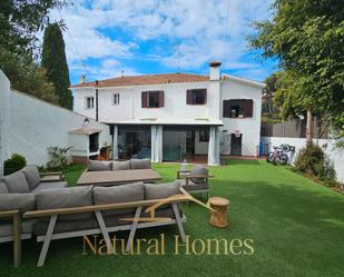Exterior view of Single-family semi-detached for sale in Sant Vicenç de Montalt  with Air Conditioner, Private garden and Oven