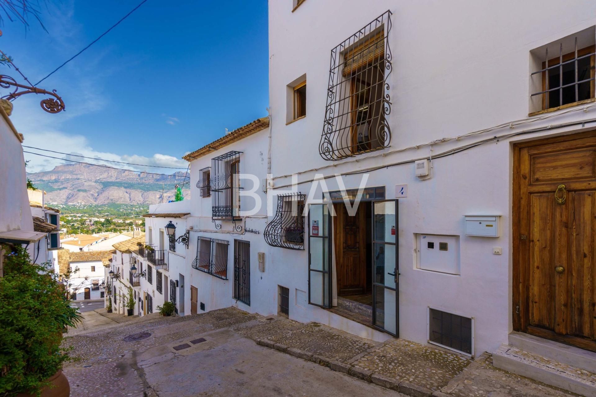Vista exterior de Casa adosada en venda en Altea amb Aire condicionat, Calefacció i Balcó