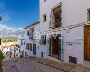 Vista exterior de Casa adosada en venda en Altea amb Aire condicionat, Calefacció i Balcó