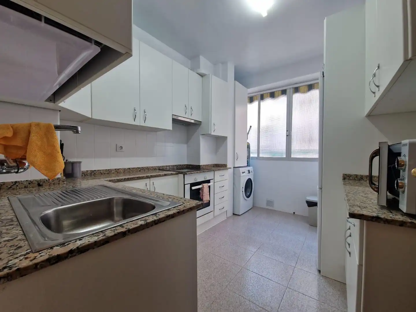Habitació a Calle PINTOR BALACA, 56, Ensanche