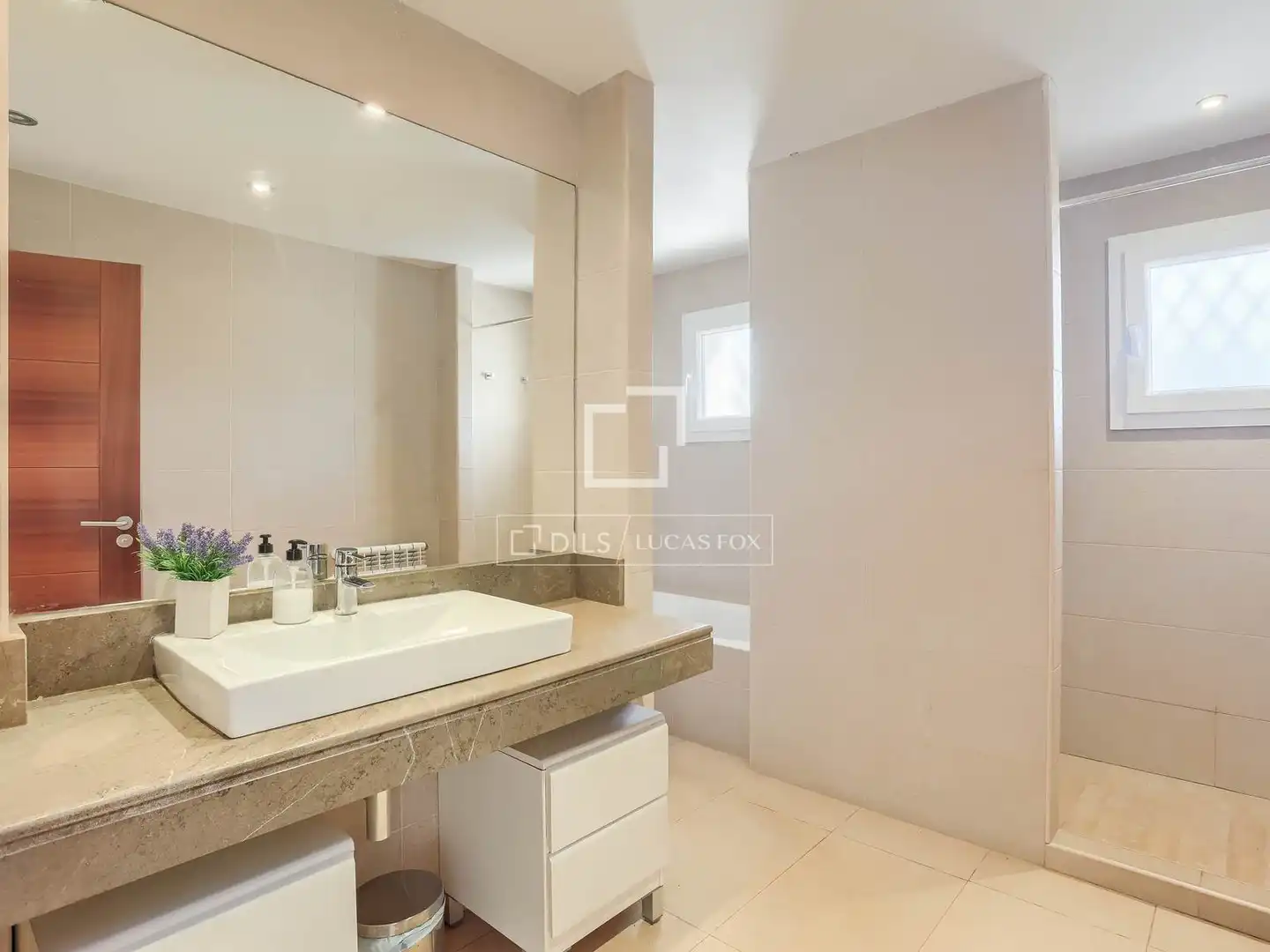 Bathroom of Houses for sale in  Palma de Mallorca  with Air Conditioner, Heating and Private garden