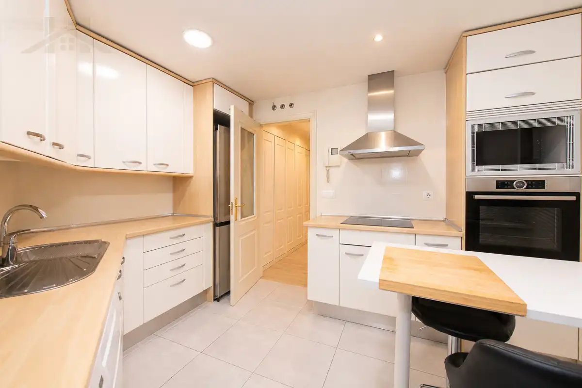 Kitchen of Ground floor for sale in La Moraleja  with Air Conditioner, Heating and Private garden