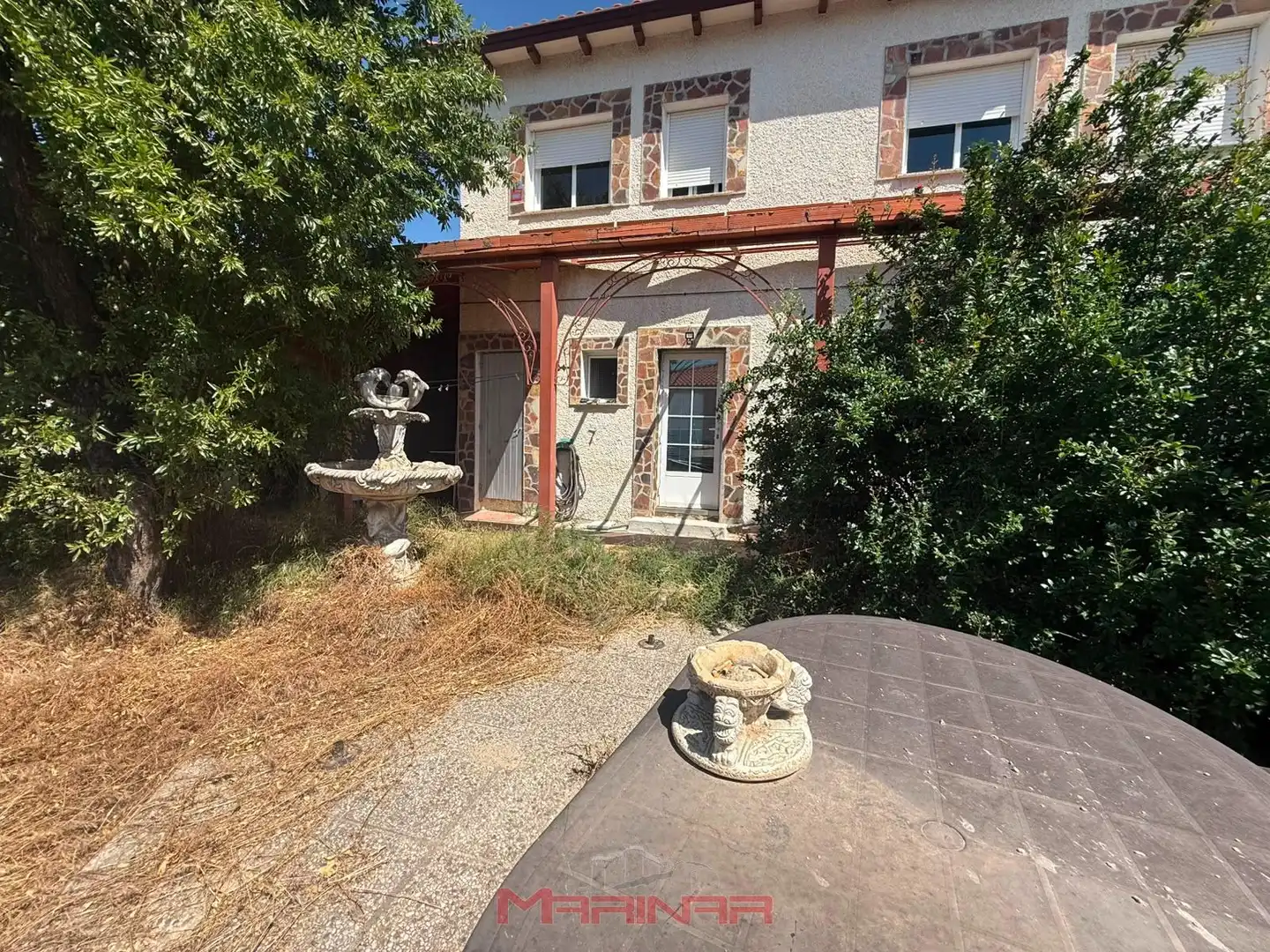 Vista exterior de Casa adosada en venda en Seseña amb Calefacció i Traster