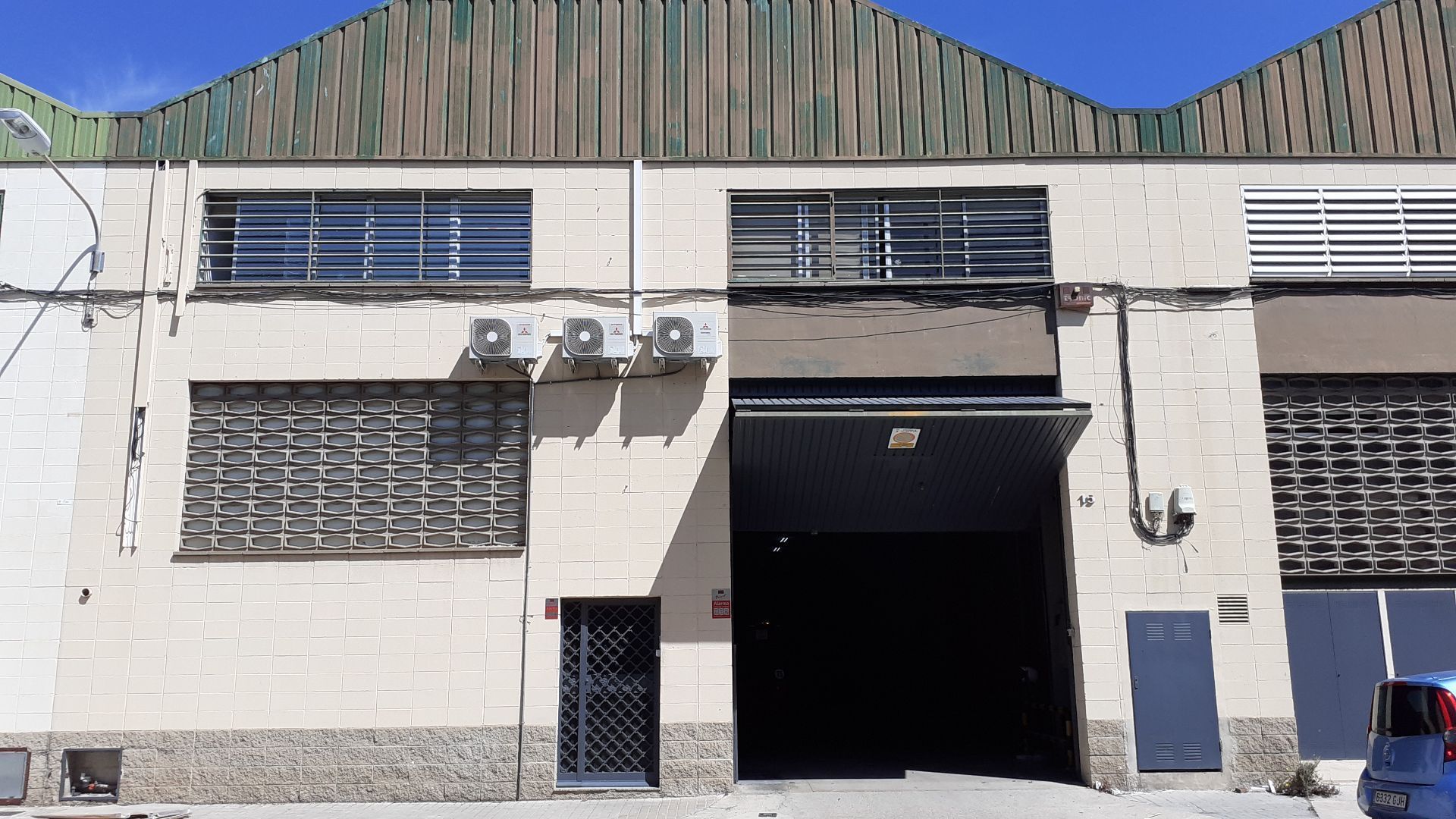 Vista exterior de Nau industrial de lloguer en Sant Adrià de Besòs
