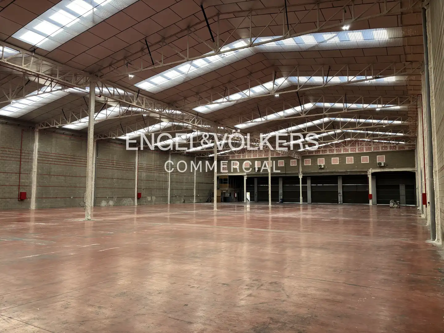 Außenansicht von Fabrikhallen zur Miete in El Prat de Llobregat