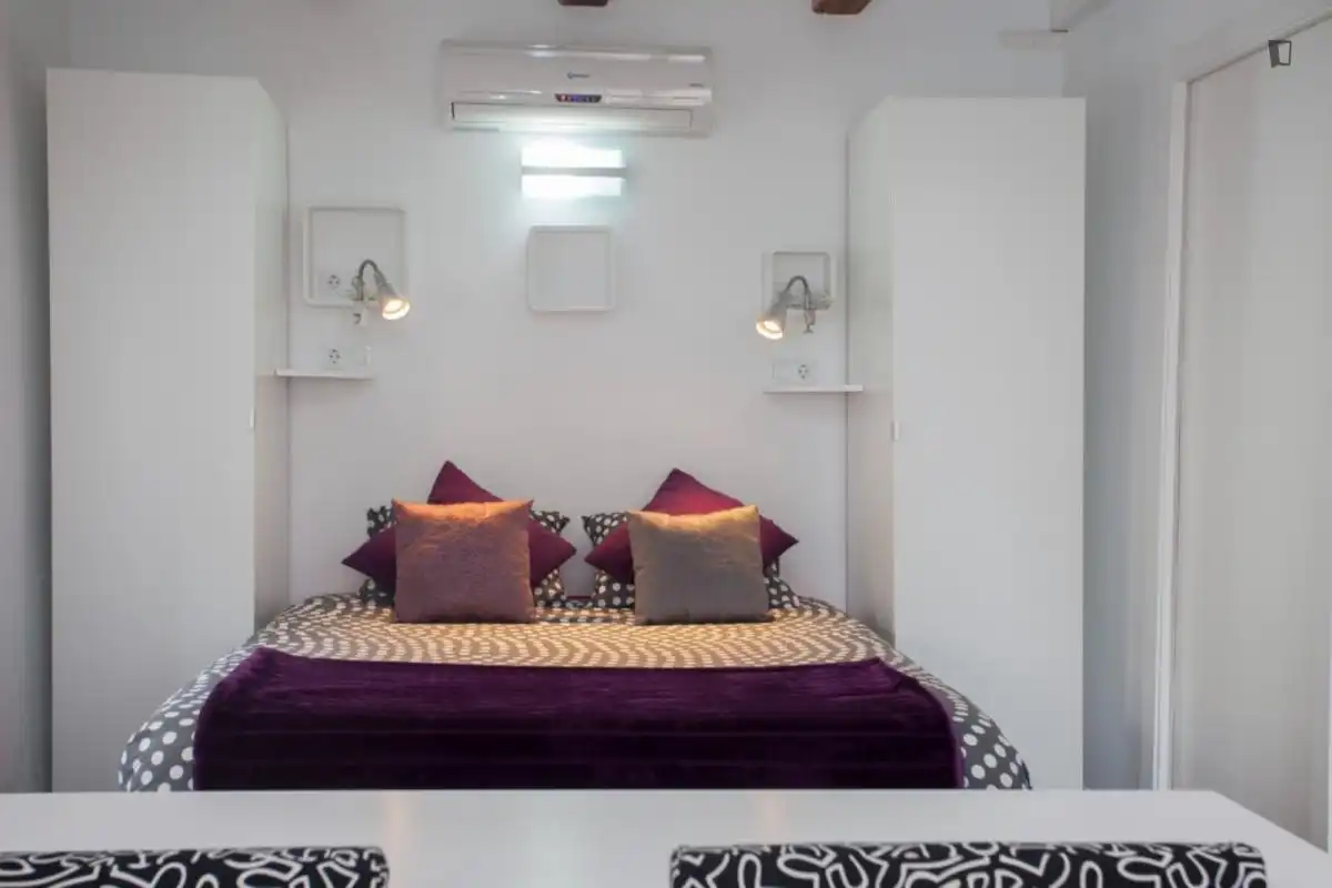Study for rent in La Roqueta