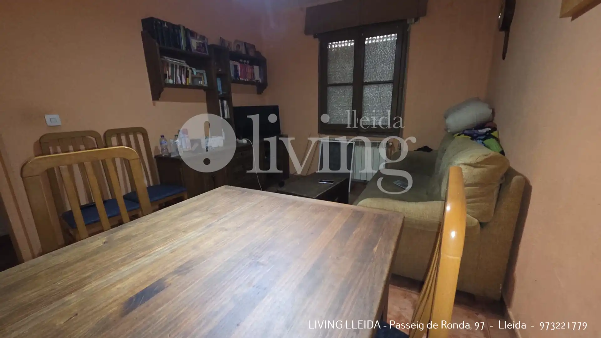 Sala de estar de Casa adosada en venta en Albatàrrec con Calefacción, Terraza y Trastero