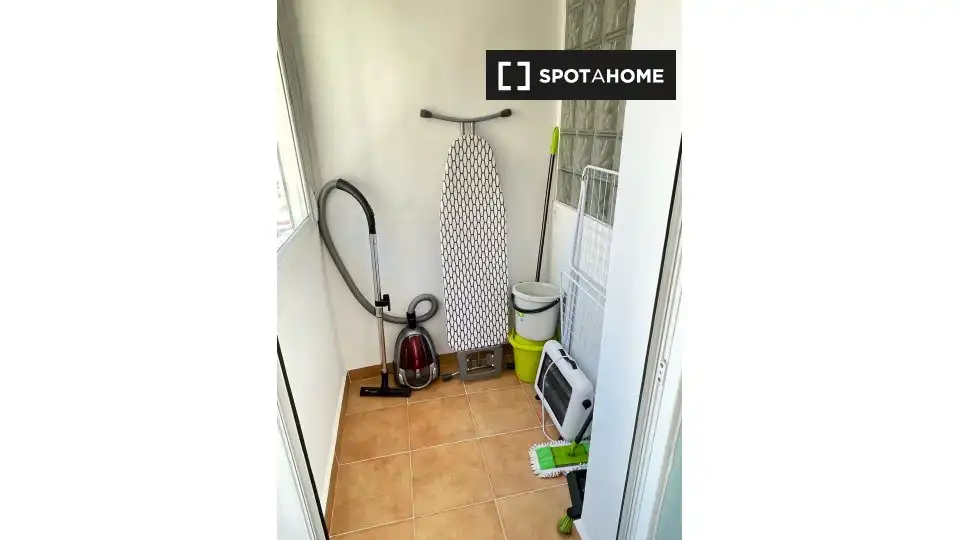 Flat with terrace to rent in Extramurs, imagen 9