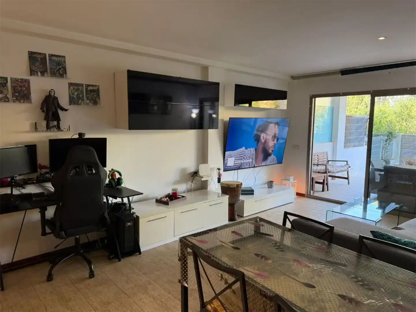 Wohnzimmer von Wohnungen zur Miete in Santa Eulària des Riu mit Klimaanlage und Schwimmbad