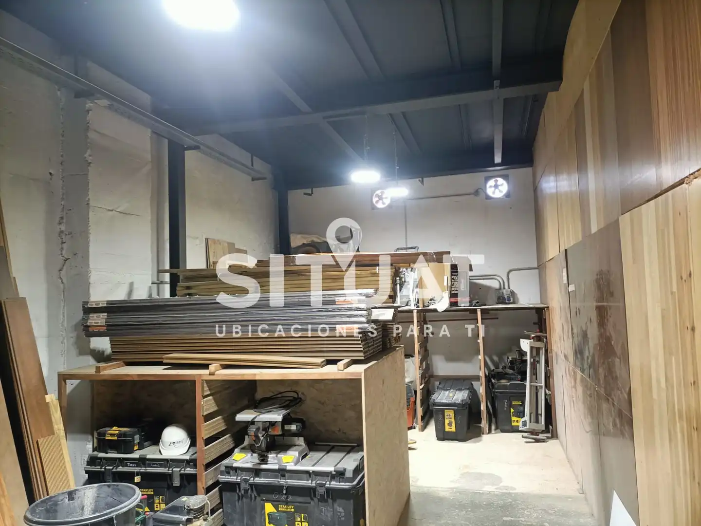 Nave industrial en venta en Sant Andreu de la Barca con Calefacción y Alarma