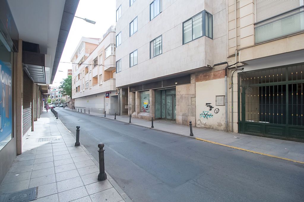 Vista exterior de Local de alquiler en Ciudad Real Capital