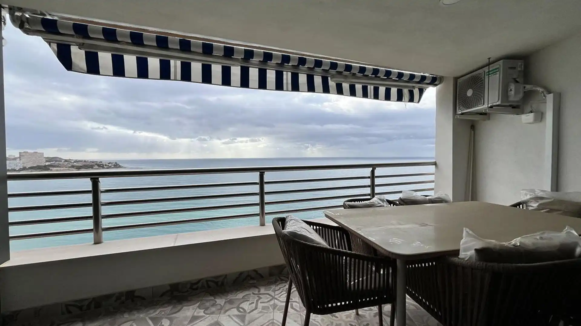 Terrace of Apartments for sale in Alicante / Alacant  with Air Conditioner, Terrace and Furnished