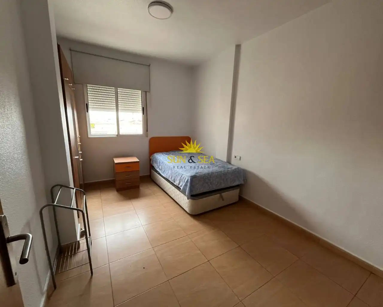 Habitación de Apartamento de alquiler en Alcantarilla con Aire acondicionado, Amueblado y Lavadora