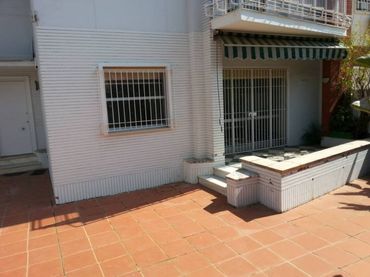 Chalet con jardín en alquiler en Bellavista - La Palmera