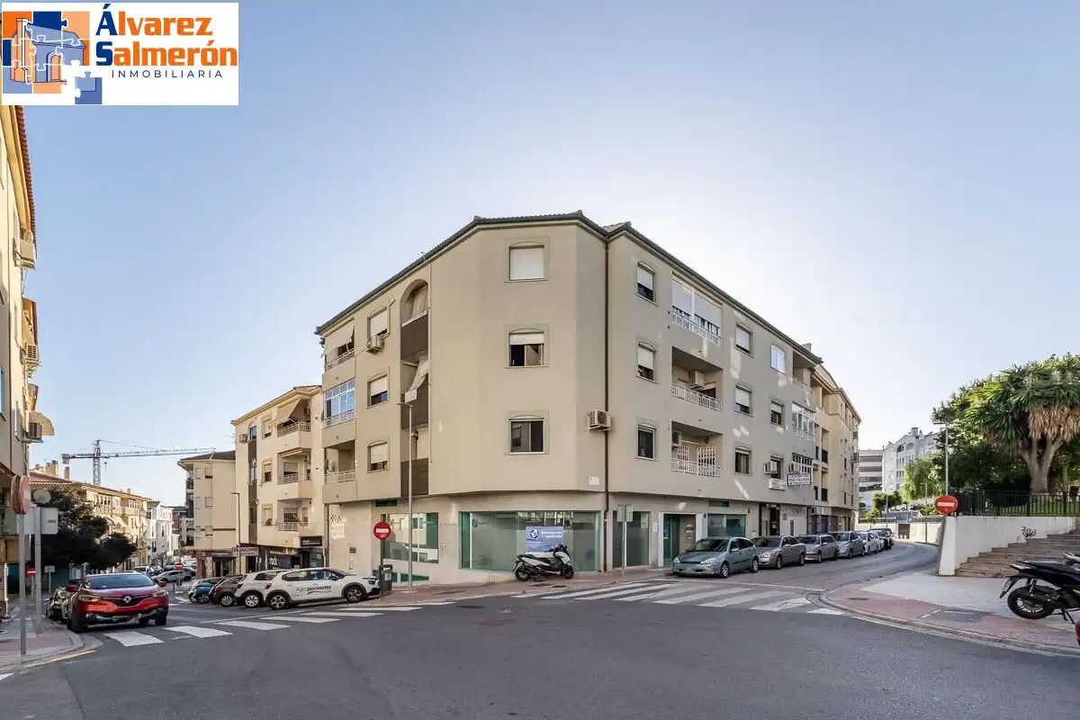 Vista exterior de Pis en venda en Motril amb Aire condicionat