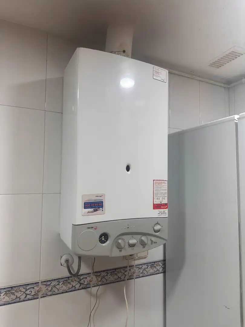 Badezimmer von Wohnungen zum Verkauf in Valladolid mit Heizung, Parkett und Abstellraum