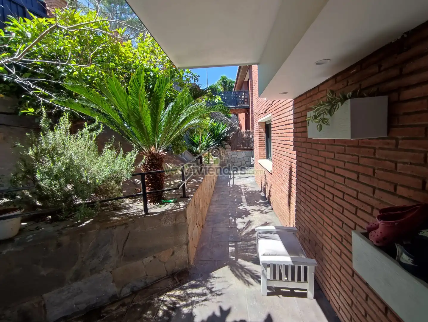 Vista exterior de Casa o xalet en venda en Cervelló amb Aire condicionat, Calefacció i Jardí privat