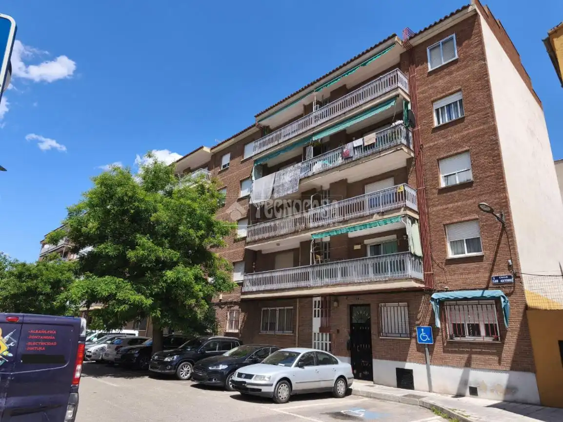 Vista exterior de Piso en venta en Azuqueca de Henares con Aire acondicionado, Calefacción y Amueblado