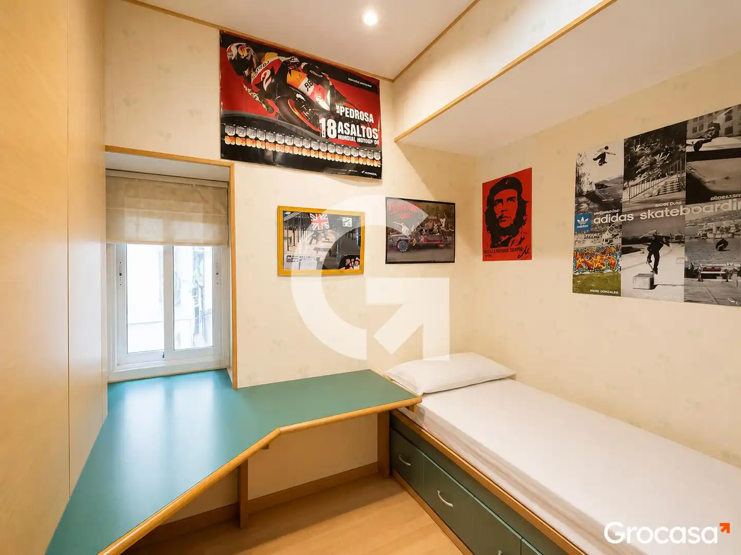 Bedroom of Flat for sale in Barcelona  with Air Conditioner, Heating and Terrace