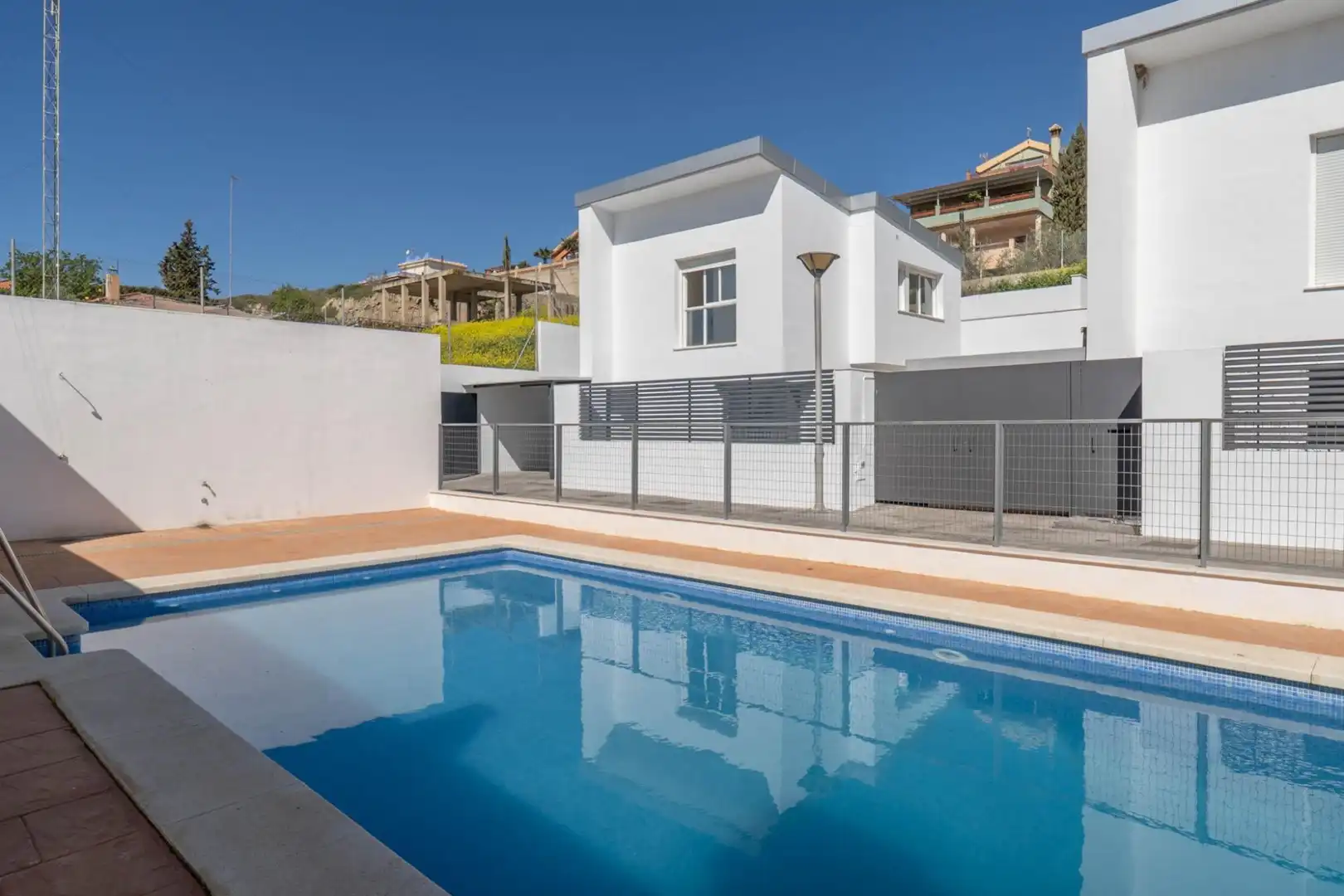 Piscina de Casa o xalet en venda en Alhendín amb Piscina comunitària