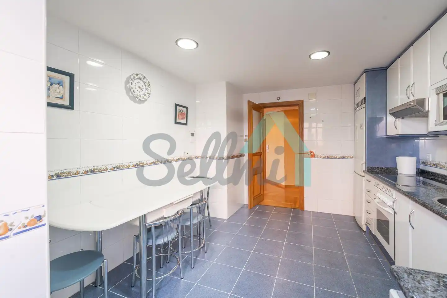 Cocina de Piso en venta en Oviedo  con Calefacción, Parquet y Trastero