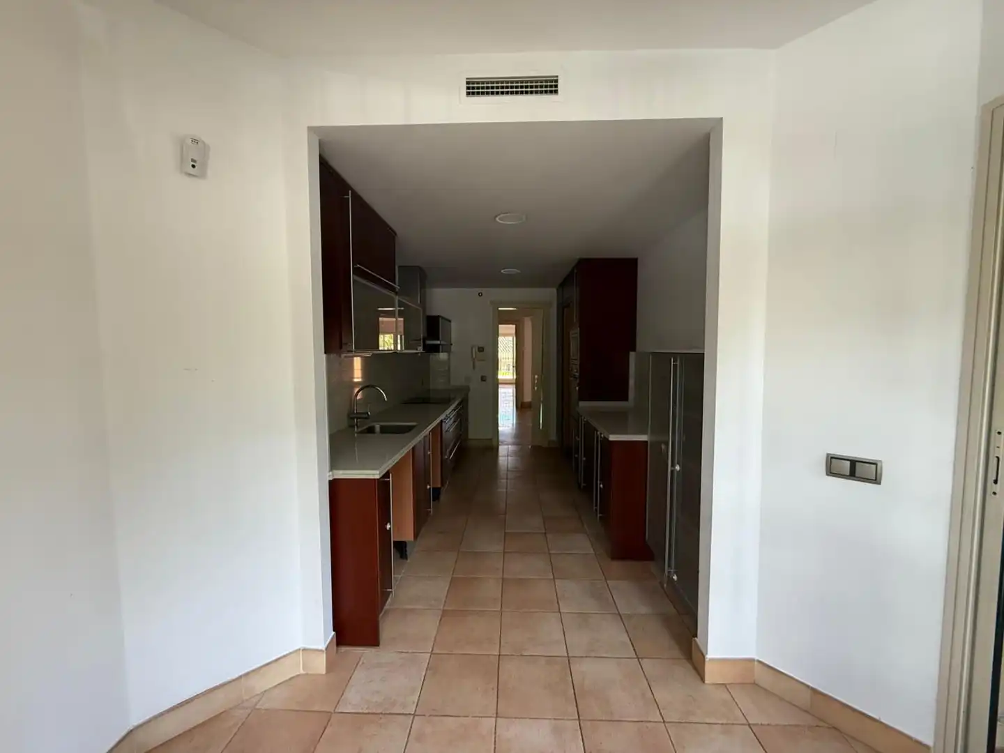 Cocina de Piso en venta en Marbella con Calefacción, Terraza y Piscina comunitaria