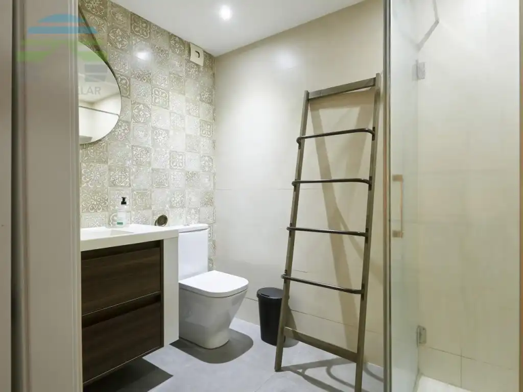 Baño de Piso en venta en Barcelona con Aire acondicionado y Amueblado
