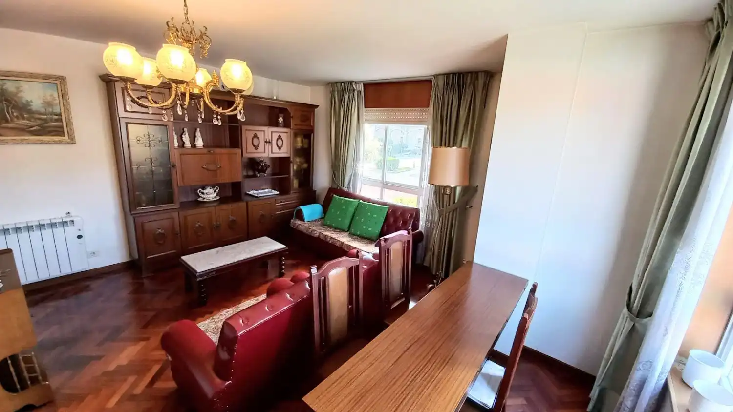 Sala de estar de Piso en venta en Culleredo con Calefacción, Parquet y Trastero