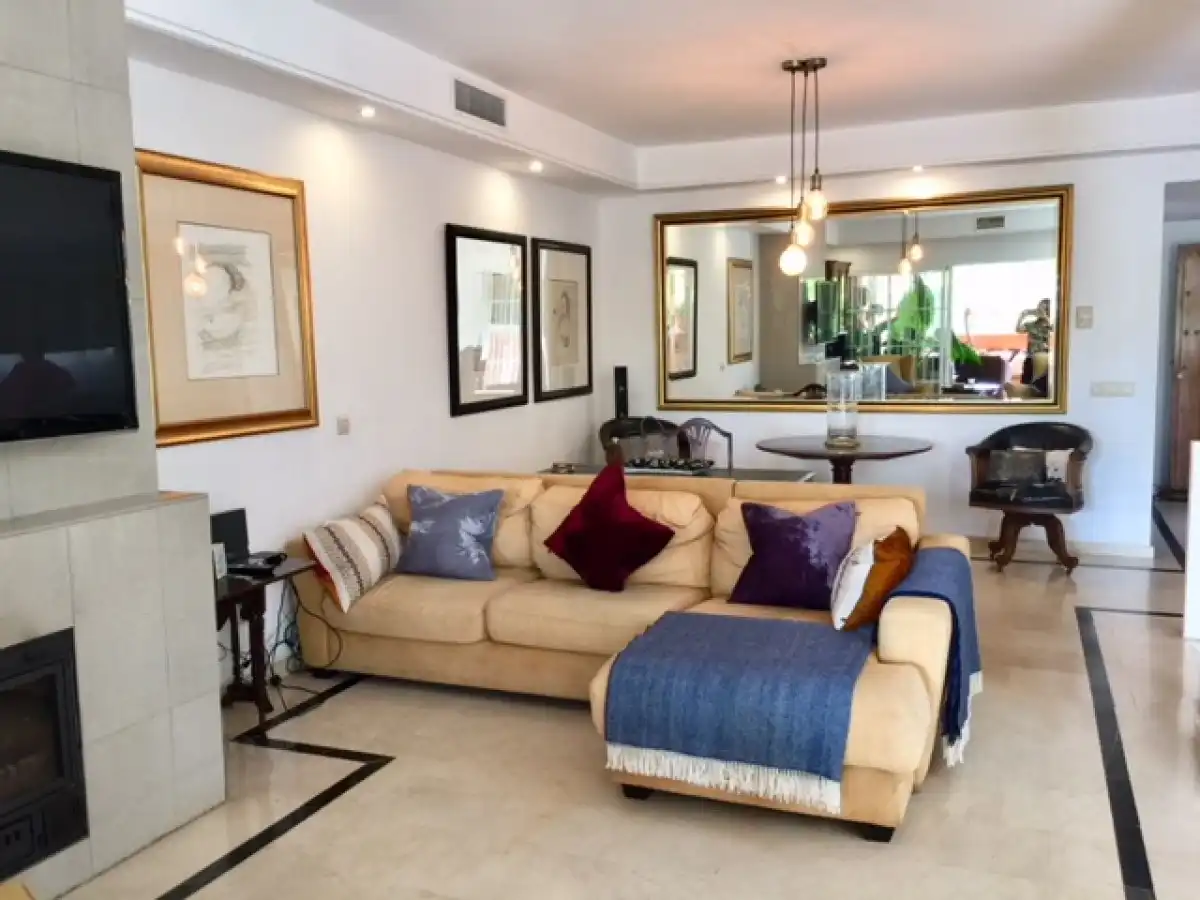 Duplexes for sale in Casco Antiguo