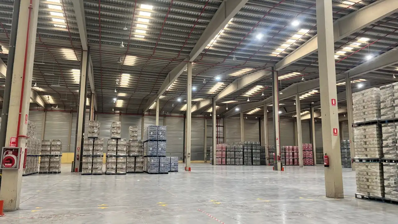 Industrial building to rent in Avenida del Río Henares 38, imagen 2