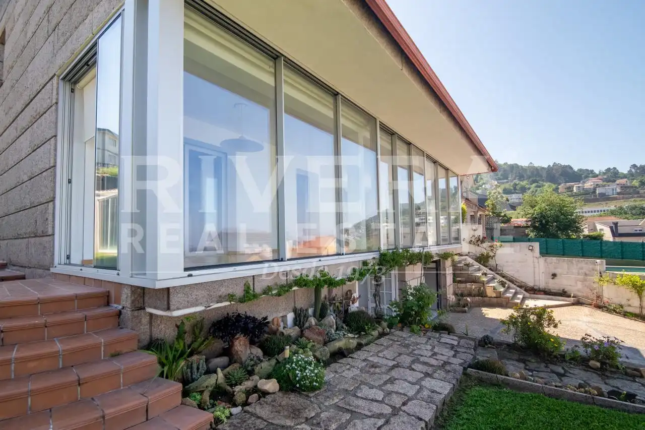 Vista exterior de Casa o chalet en venta en Redondela con Calefacción y Jardín privado