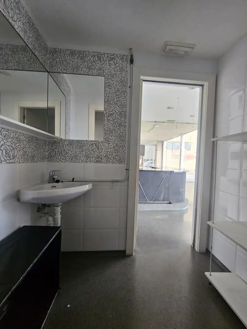 Baño de Local de alquiler en Burlada / Burlata