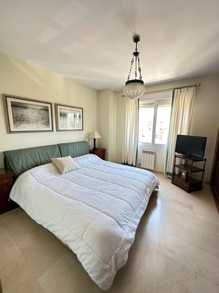 Bedroom of Flat to share in  Granada Capital  with Furnished